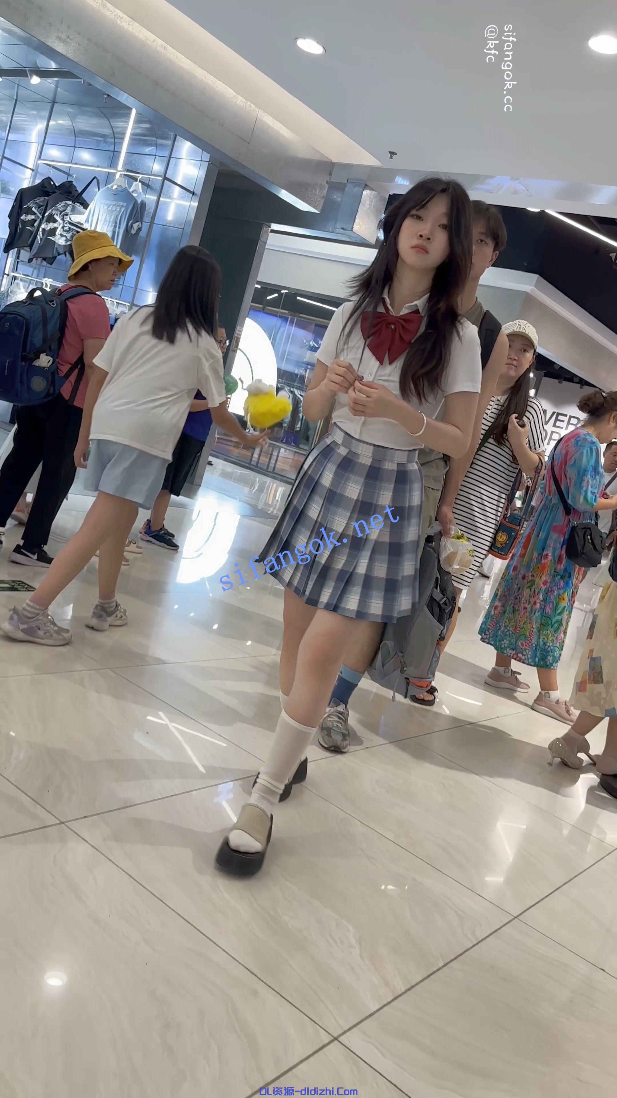 【KFC】JK萝莉和男友吵架·一直闷闷不乐·趁机CD看她无痕白内 965.4MB-福利岛