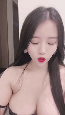 初夏蜜桔丰满绿播-温洵呀 私下1V1全脸揉巨乳道具自慰高潮2V 268.7MB 预览图 3