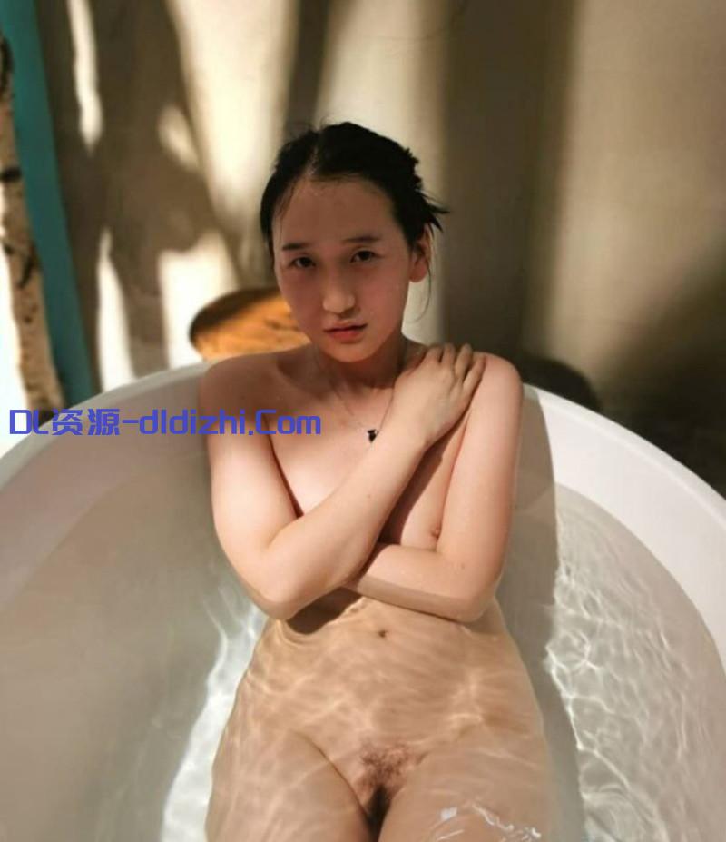 西安小学反差女教师吴羡丽跟学生家长偷情视频曝光❤️跪地深喉口交精液喷射腹部 床上淫荡无比 151.7MB-聚合福利