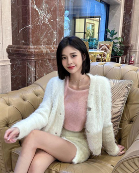 ❤️极品反差婊❤️IG网红博主和男友做爱不雅片流出❤️纹身确认为本人，眼尖的网友太厉害了 97.8MB