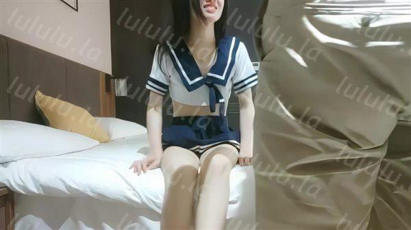 91沈先森短裙文静可以亲嘴外围美女，换上全套学生制服黑丝，近距离视角美穴清晰可见，抱起来猛操堪比打桩机-福利岛