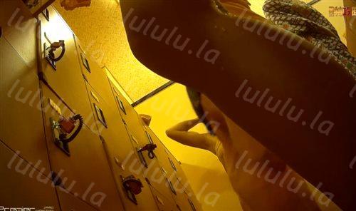 盗站新流【风吕特攻队系列】女盗客暗藏高清录像机偸拍女宾部更衣室内部春光还是喜欢轻少妇成熟的身体-福利岛