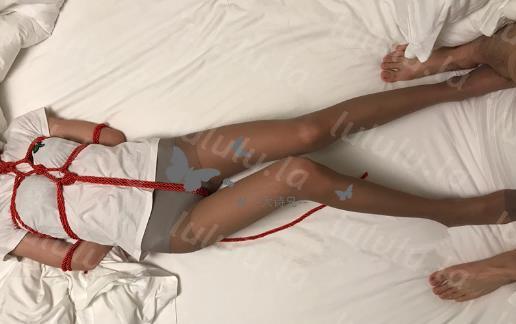 约操白曼灰丝骚货秘书玩捆绑啪啪 红绳捆绑直接无套插入 速插小嫩逼 淫声浪叫 高清私拍103P 高清720P完整版-聚合福利