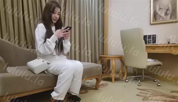 小二蛋探花来了个甜美大眼美女，张开双腿摸她阴蒂想要吗，蹲着口交翘起屁股后入，啊啊啊呻吟娇喘诱人-福利岛