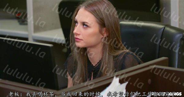 中文字幕 老板在周围忙碌的工作中休闲漂亮的大长腿苗条妹子感到很生气就挑逗男员工一起享受性爱乐趣-福利岛