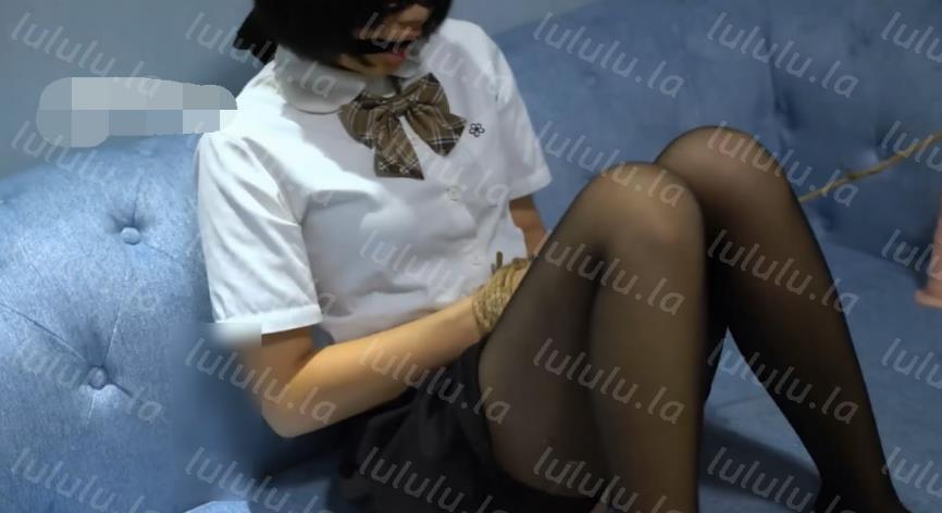 PR社网红少女yaweicat学生制服装捆绑调教开档黑丝自摸阴户兴奋阴唇张开假屌搞完真屌干抓着头发使劲捅-聚合福利