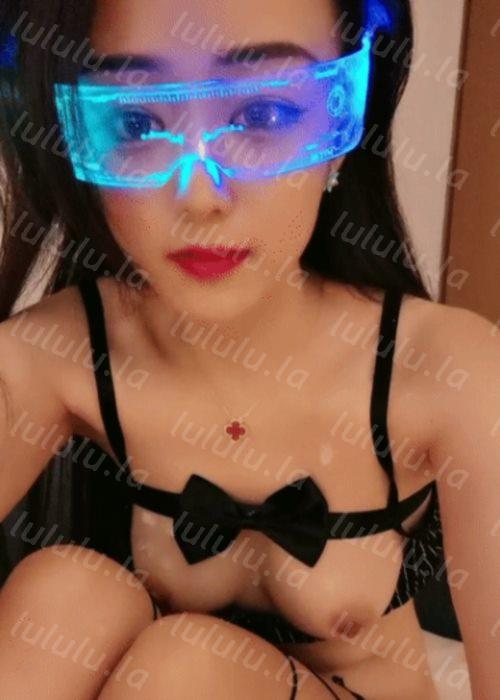 强力推荐顶级颜值网红美女下海直播极度诱惑露奶装黑色网袜修长美腿摆弄姿势对着镜头掰穴近距离特写-福利岛