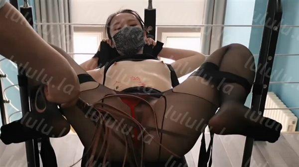 【调教母狗】极品白嫩母狗捆绑炮击阴夹〖六道调教〗给淫荡小母狗戴上夹子玩到失禁 爆裂黑丝 炮机高潮 高清-福利岛