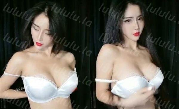 【抖音】超美女神~爆乳~（清尘）大尺度私拍 土豪1V1，粉嫩鲍鱼，鲜美啊，真想舔个不停！-福利岛