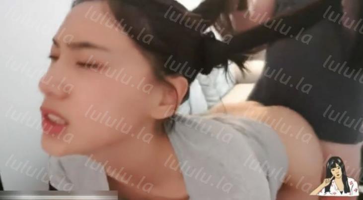 湖南性感留学大美女剧情演绎家中学习无聊自慰时被补习老师撞见后威胁她啪啪,扒掉短裤大鸡鸡还插不进去!-聚合福利