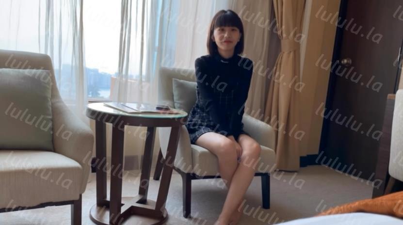 18岁清纯漂亮学生妹为了出国读书下海拍片赚钱被弯屌土豪狠狠干内射无毛穴惨叫声动人貌似小穴干肿了国语-聚合福利