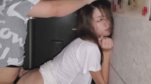 [FC2_PPV-2287651] お腹を空かせた娘の傍で、堪えきれず悦びの声を漏らす二児の母-福利岛