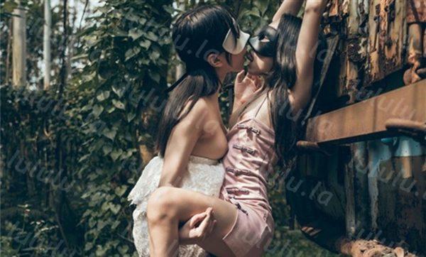 最近火爆推特人气露出女神『冯珊珊』高价会员私拍流出 午夜和闺蜜街道极限露出全裸骑车 高清-福利岛