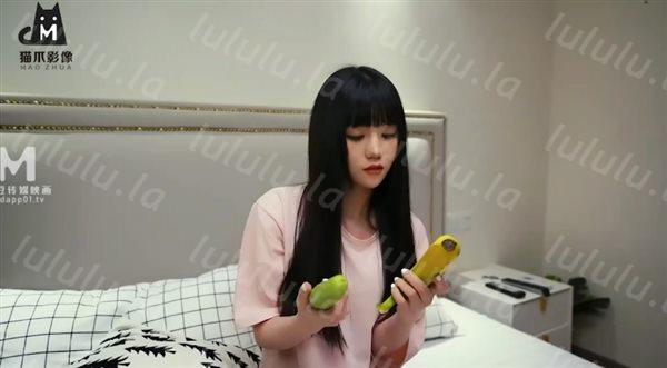 麻豆传媒最新出品兄妹蕉谈2青春期兄妹性探讨以瓜代蕉做爱练习寻小小-福利岛