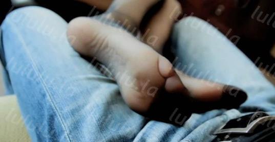 汇报工作女上司的丝足儿突然在裆部搓起来 猝不及防-聚合福利