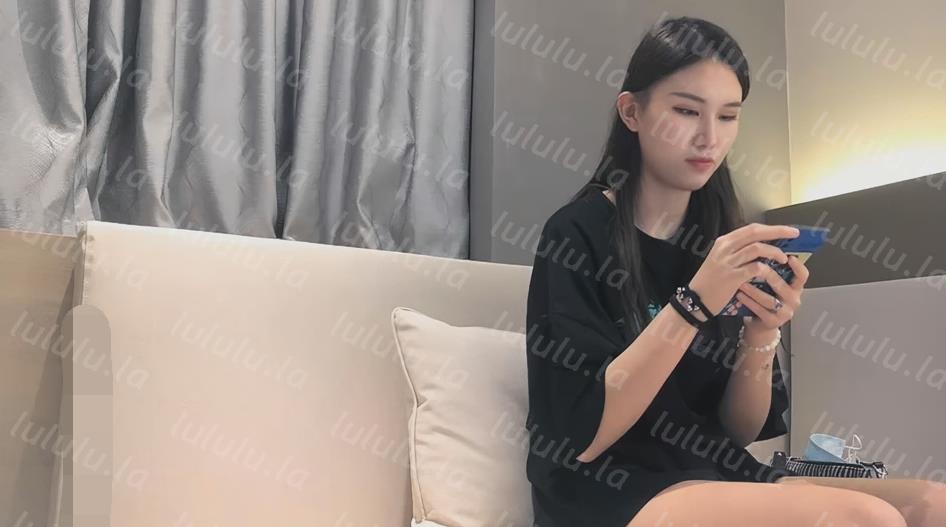 AI高清画质2K修复午夜寻花高颜值外围妹子模特级身材床边狂抠蝴蝶穴水汪汪舔穴颜射肆意玩弄-聚合福利