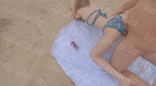 活泼好动 水灵妹子 比基尼江边沙滩啪啪 蜜桃臀嫩穴后入 画面唯美-聚合福利
