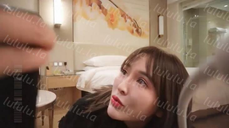 约啪达人酒店高价约炮网红脸性感商务美女嫩模床上床下各种高难度姿势激烈爆插高潮不断爽的直喊爸爸连操2次国语!-聚合福利