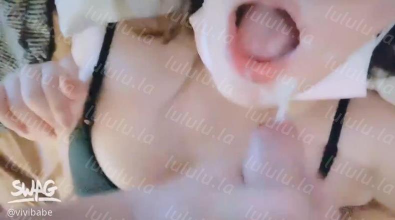 台湾SWAG『Vivi』防疫期间难忍寂寞 带口罩约炮粉丝被干得巨乳摇晃-聚合福利