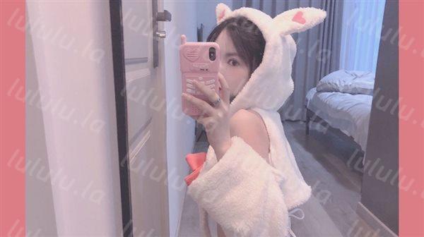 新晋高颜露脸福利姬（烟雾）付费福利视图，道具自慰 骚声叫射！-福利岛