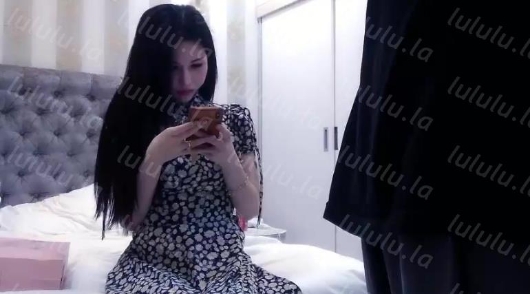 神秘探花李八八国外约了个花裙性感妹子啪啪，连体黑色网袜翘屁股口交骑坐后入猛操-福利岛