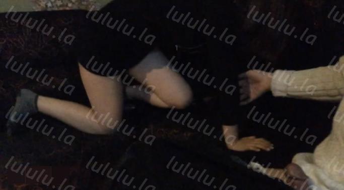 清纯漂亮可爱小美女与欧巴KTV包厢里不唱歌脱裤子让美女吃屌回宾馆戴上狼牙套啪啪啪自拍-聚合福利
