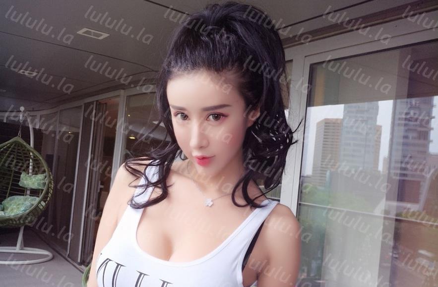 快手骚艳网红【孟晓艺】蛇精舌头捋获无数精子自慰掏出一堆泛滥淫水呻吟动听!-聚合福利
