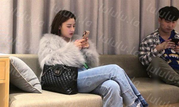 把哪吒纹到小腿的超高颜值女神,肉嘟嘟的丰满身材,数一数二的超高颜值,服务态度特别好,激烈做爱太舒服了 妹子脚趾都紧缩着-福利岛