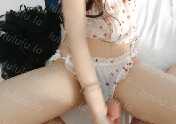 圣诞节约啪美乳大三学妹 草莓内裤太可爱 翘美臀后入啪啪抽插小嫩逼 无套抽插 淫语浪叫 高清-聚合福利