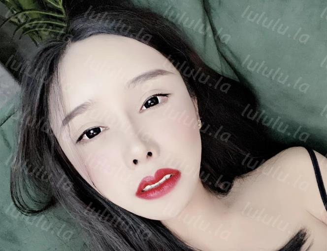 高颜值‘大美女’刘娇娇吃鸡如痴如醉太爱吃鸡巴了舌舔功夫让帅哥受不了马上开操 娇娇呻吟好淫荡呀！-聚合福利