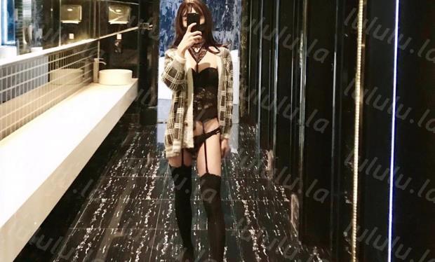 小白腿CDmomoktv女厕所露出 对面还有个阿姨露逼打电话拿出肉棒黏在墙壁爆插菊花潮喷精液 刺激啊啊啊！-聚合福利