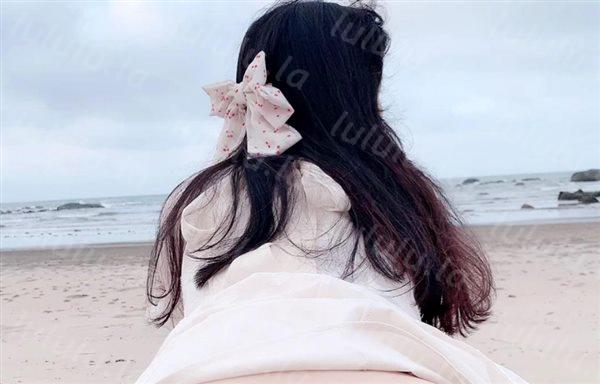 大一小学妹说想来海滩吹吹风,原来是这个意思,饶有兴趣!-福利岛