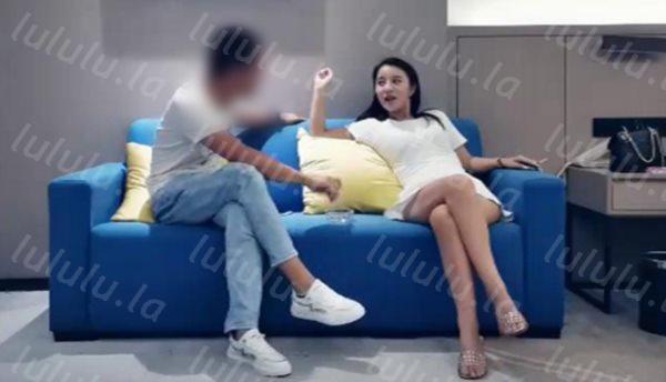 高挑高级外围御姐，性感太棒了 温柔娴淑，换上黑丝更要命，舔鸡巴的功力能与莞式ISO媲美了 太专业，服务好到让人怀念东莞的时光-福利岛