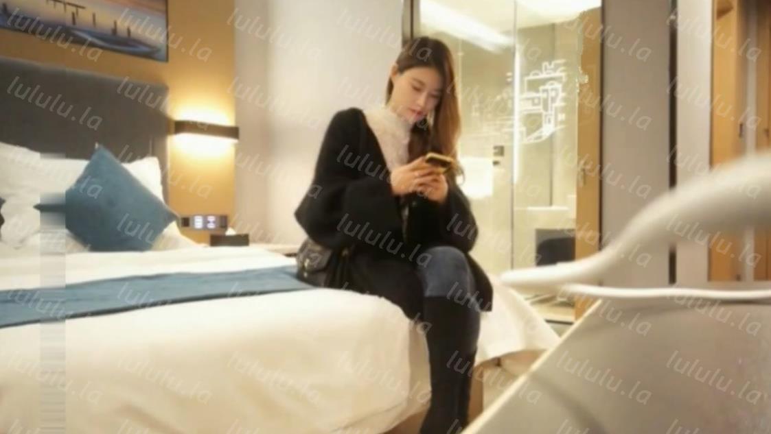 【横扫国内外围女】小哥宾馆嫖妓偷拍约了个2500元的170的长腿气质外围妹子-聚合福利