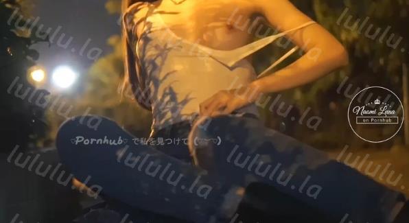 风骚学妹放学后在公园露出扣逼自慰 欲火焚身淫水泛滥 赶紧回去操逼-聚合福利