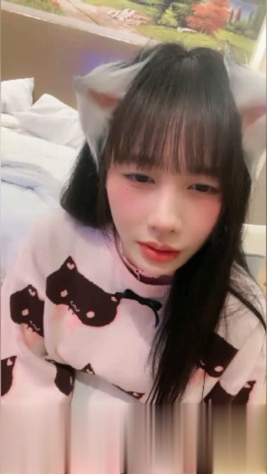 57560-清纯系天花板!极品美少女!情趣耳朵超甜美,炮友掏出屌足交,脱下睡裤掰穴-福利岛