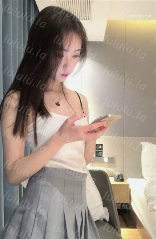 校花女神【王爱笑】 被观众怂恿下海黄播,浴室放着音乐，缓缓脱下胸罩，胸型好美，还带揉奶福利诱惑！-福利岛