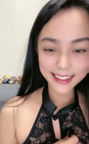 53248-第一次搞黄的清澈女神-七七❤️_看不清吗，等一下我有点紧张， 我感觉好尴尬啊，哎呀我不想开了。边揉小卝穴边羞涩的淫卝笑！-福利岛