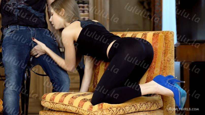 最新流出18OnlyGirls精品大作炙手可热极品美少女嫩模一身黑色性感紧身装与帅哥沙发上销魂啪啪啪画面唯美诱人-聚合福利