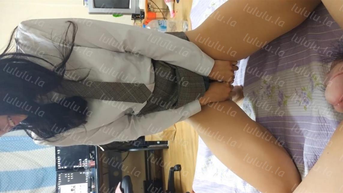 清纯学妹高中礼服小领带丝袜 下课出租屋找欧巴学长吃香肠 给小穴止痒 内射完精华舔净-聚合福利