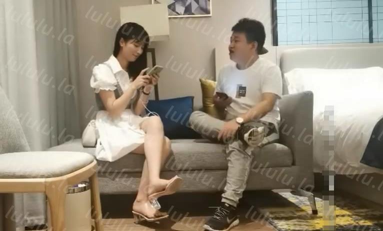 《太子探花》亲自出马酒店约炮白裙美眉换上情趣内衣黑丝啪啪-聚合福利