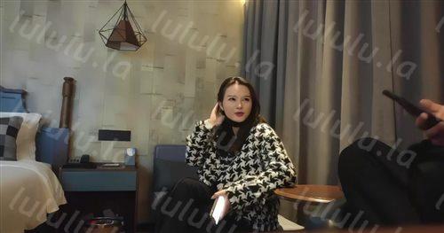 步宾探花约高颜值白衣大长腿妹子啪啪 脱掉内裤掰穴特写-福利岛