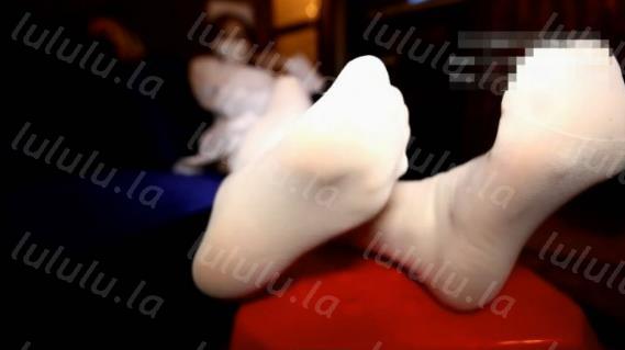 芮琪踩姐-蒙面护士 秀出白丝脚底语言诱惑到不撸都不行-聚合福利