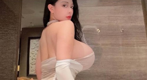 68956-微博128万粉巨乳肥臀女神尤物【芷仪g宝】露脸定制69V1对1露点自慰喷水淫语挑逗