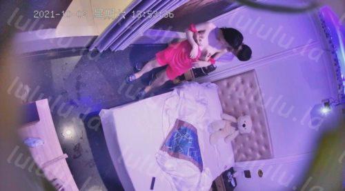 上帝视角❤️国庆约美乳知性女友开房嗑炮 干好几炮安全期直接内射 性福假期-福利岛