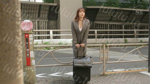 中文字幕 公司里女神级的美女部长迷的人神魂颠倒,出差后住在一起情欲鸡动颤抖着扑上去用力啪啪搞-福利岛