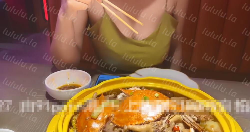 老公出门应酬少妇约我出来吃饭被我撩的受不了了直接带回家开操-聚合福利