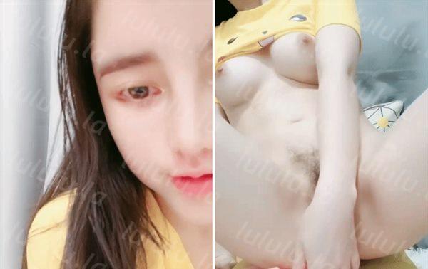 长相文静清纯新人嫩妹黑色网袜道具自慰，白皙美乳粉穴撩起衣服揉捏，长相双腿掰穴手指扣弄，按摩器震动道具插入-福利岛