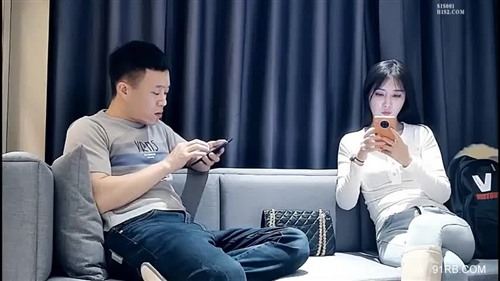 74833-时尚修身牛仔裤小姐姐展示自己的瑜伽功底，大长腿一字马看的鸡巴冲动，上手感受吸奶抱着狂操娇吟-小野猫福利