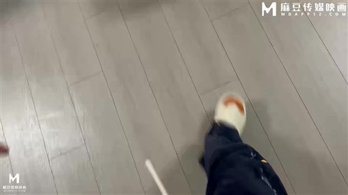 74742-用裸照威胁女儿高中的闺蜜_被我操的边哭边流水 趁老婆睡着，跟女儿寻欢作爱-福利花园